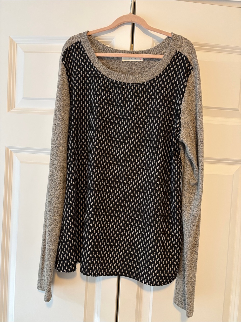 Cozy Two-Tone Knit Sweater - Gray and Black